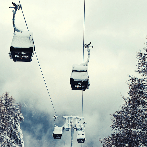 Télécabines de Costebelle sur le domaine skiable de Pra Loup